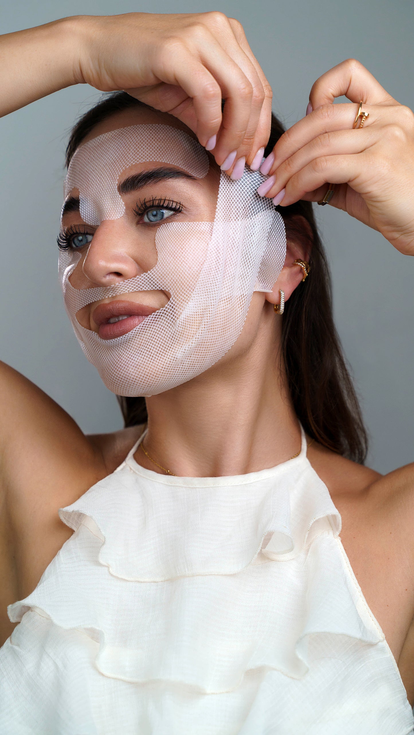 Face-Lifting Mask